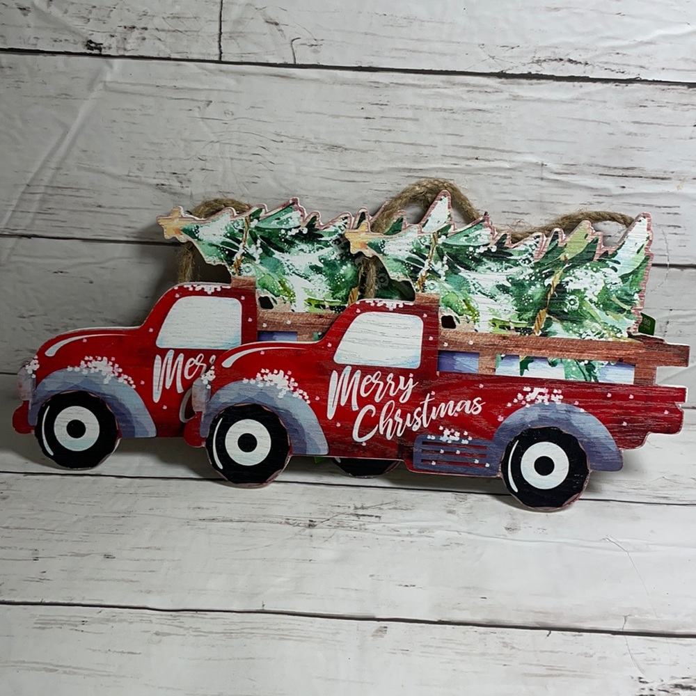 Wreath embellishment Trucks